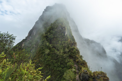 瓦亚纳比丘山