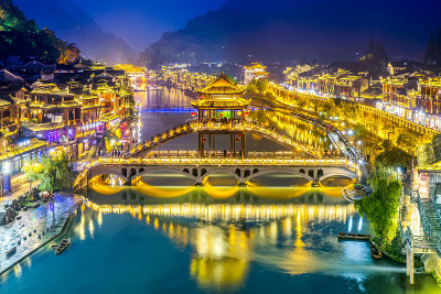 凤凰古城夜景，湖南省，中国