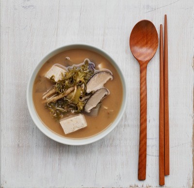 韩国美食荠菜豆瓣酱汤