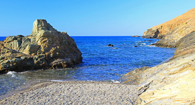 在克里特岛海岸