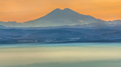 山中有雾，雾霾。