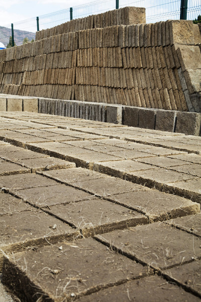 土坯和龙骨砖-天然建筑