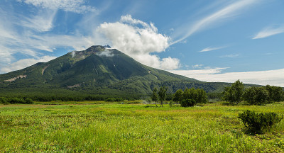普雷米什火山脚下的温泉。南堪察加自然公园