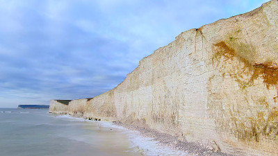英国海岸的白色悬崖-鸟瞰图
