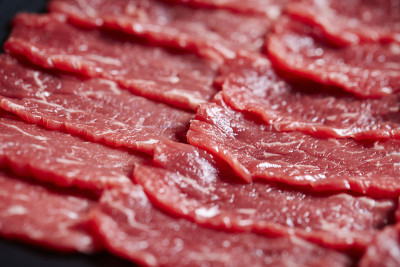 新鲜的生牛肉