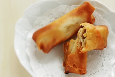 中餐，自制的白盘春卷