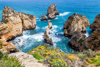 葡萄牙阿尔加维拉各斯附近的Ponta da Piedade悬崖