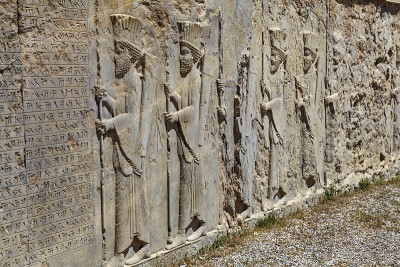 伊朗波斯波利斯古代城市里的武士浮雕石。