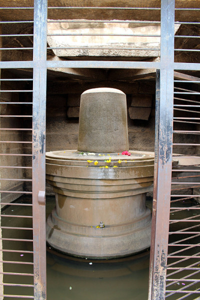 汉比的Lakshmi Narasimha和Badavilinga (Linga)寺庙