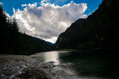 山湖