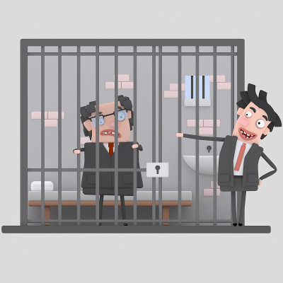 男人笑着指着被捕的男人