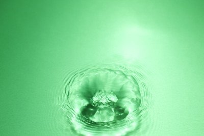 水滴落下