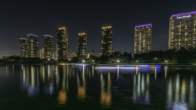 韩国仁川松岛中央公园的夜景