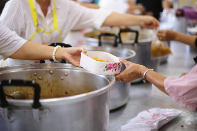 帮助穷人享受美食
