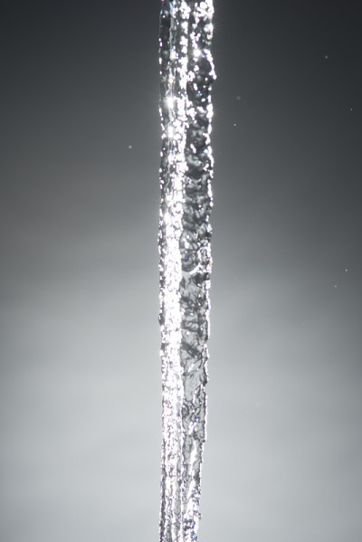 水