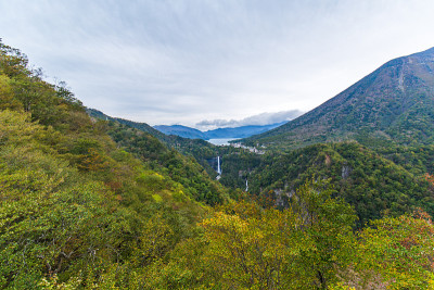 日本的山景。