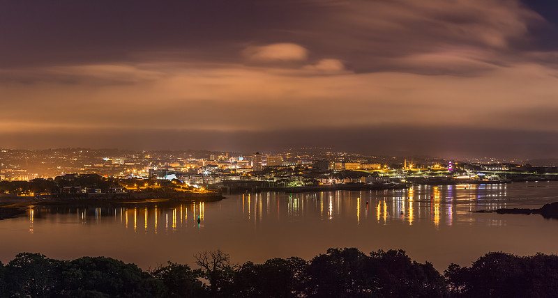 普利茅斯市全景夜景，从普利茅斯声到斯米顿斯塔灯塔，德文郡