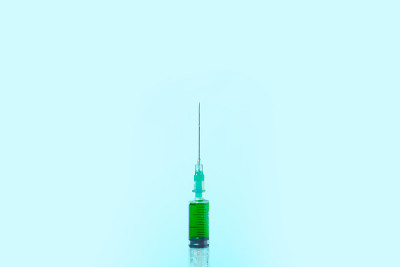 注射器里的绿色液体