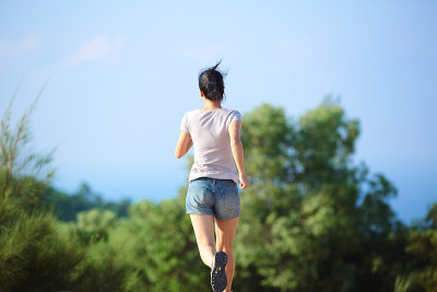 女性跑步者