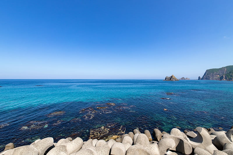 北海道夏日美丽的海岸风光。