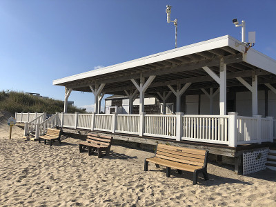 南安普顿库珀海滩的海滩小屋