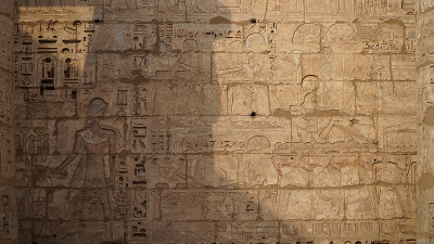 Medinet Habu神庙。埃及卢克索。位于Medinet Habu的拉美西斯三世殡仪馆是埃及卢克