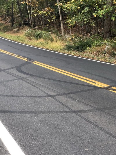 道路路段轮胎痕迹