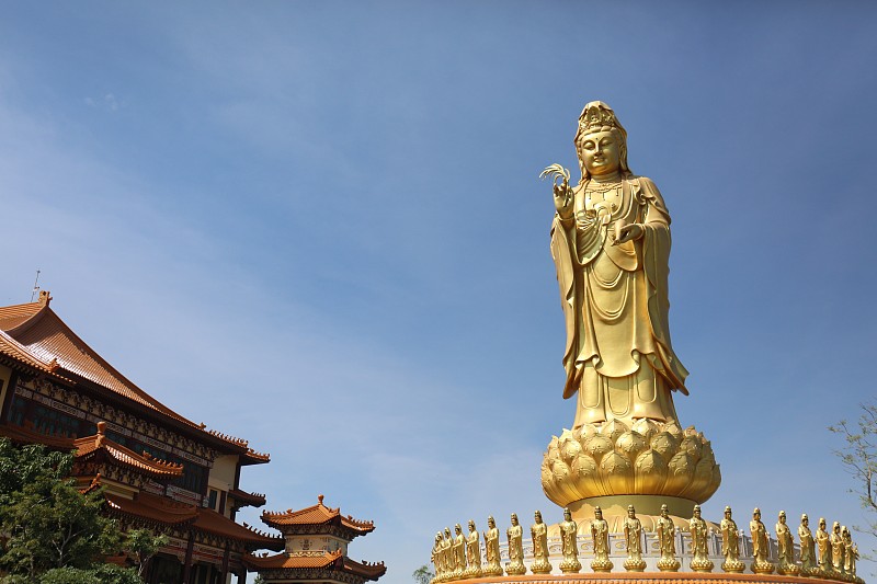 中国传统神灵的雕像