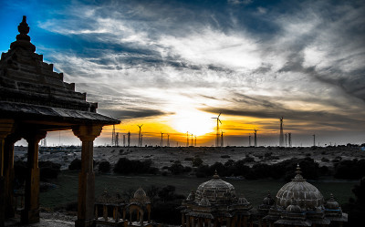 印度拉贾斯坦邦Bara bagh Jaisalmer的日落景观