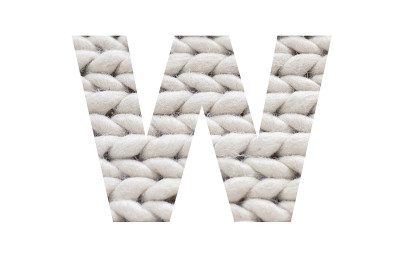 字母“W”是孤立在白色背景上的一个编织字母。插图的一个设计项目，海报，明信片的背景编织的字母数字的集