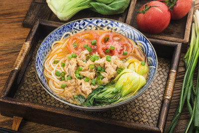中国菜:一碗肥美的牛肉面