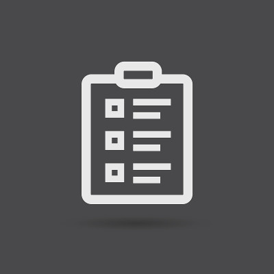 图标剪贴板检查表或带有复选标记的文档，文本为平面样式。任务列表