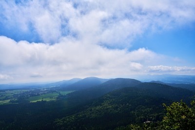 从圆顶到奥弗涅树木繁茂的火山