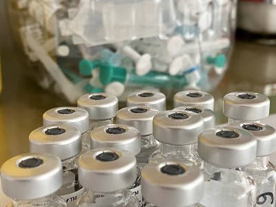 新冠肺炎疫苗瓶