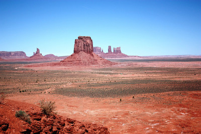 观看艺术家点俯瞰东Mitten Butte，纪念碑谷