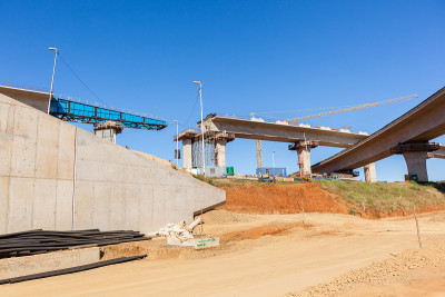 建筑公路匝道交汇处