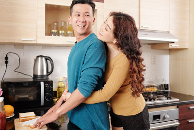 夫妻做三明治