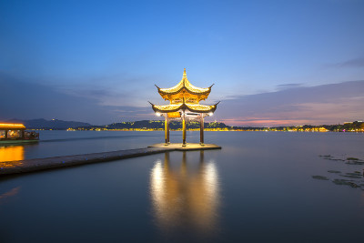 杭州西湖的自然景观和建筑景观