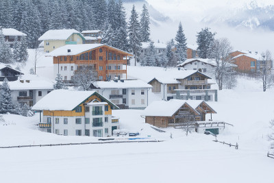 大雪覆盖了冬村