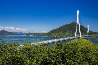 日本濑户内海的Tatara桥