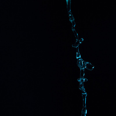 水