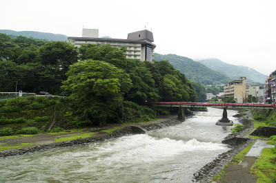 温泉镇