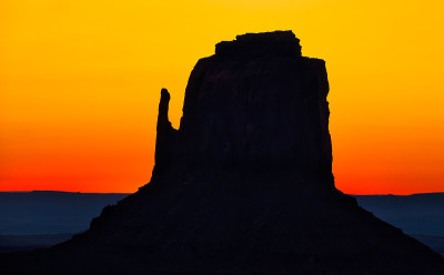 纪念碑谷地区的科罗拉多高原与巨大的砂岩在Arizonaâ犹他州边界上，在一个纳瓦霍民族保留地。美