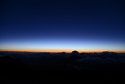 哈雷阿卡拉火山口的破晓