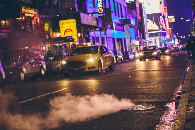 纽约市在寒冷的冬夜