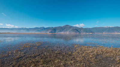 伊拉草原和纳帕湖