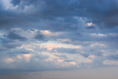 戏剧性的暴风雨云天空背景