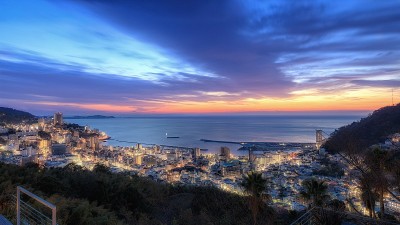 日本静冈县热海市的黎明景象