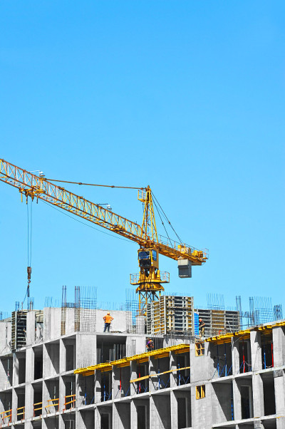 起重机及高层建筑工地