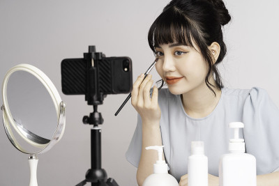 女人化妆老师